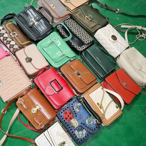 A15 Bolsos <span class=keywords><strong>de</strong></span> <span class=keywords><strong>segunda</strong></span> <span class=keywords><strong>mano</strong></span> <span class=keywords><strong>de</strong></span> marca al por mayor Bolsos Ukay Bolsos <span class=keywords><strong>de</strong></span> mujer Bolsos <span class=keywords><strong>de</strong></span> <span class=keywords><strong>segunda</strong></span> <span class=keywords><strong>mano</strong></span> <span class=keywords><strong>de</strong></span> marca Thrift Ladies Sling Bale Bolsos <span class=keywords><strong>de</strong></span> <span class=keywords><strong>segunda</strong></span> <span class=keywords><strong>mano</strong></span> en fardos - Product Image 2