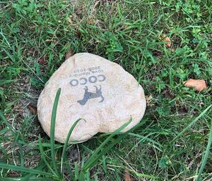 Pierre commémorative pour animaux domestiques, marqueur personnalisé en résine, avec bijou et empreinte de patte, perte de chien, cadeau en forme de cœur, pour <span class=keywords><strong>le</strong></span> <span class=keywords><strong>jardin</strong></span> - Product Image 2