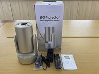 Projecteur LCD JUNUO en promotion avec batterie intégrée, 720p, 3 heures d'autonomie, design unique, mise au point automatique, correction trapézoïdale, décodage 4K