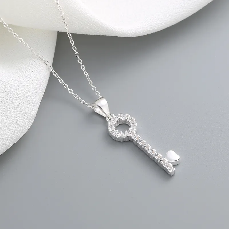 Free Shipping Circle Key Silver Plated Moissanite Women Jewelry Necklace S925 Sterling Silver Necklaces For Mom