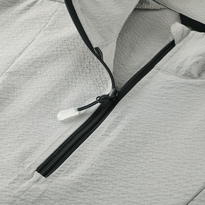 Camisa Deportiva Delgada, Repelente al Agua, Antiestática, con Textura Arrugada, 115 Gsm, Media Cremallera, Cuello Alto, 100% Poliéster, Estilo Safari para Hombre - Product Image 5