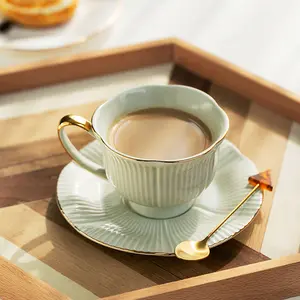 Ensemble de tasses à thé et soucoupes à café à bordure dorée de style européen tasses à thé en céramique soucoupes