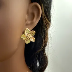 Lote mixto precio competitivo joyería de moda alto pulido 18K chapado en oro de acero inoxidable pendientes geométricos para mujer