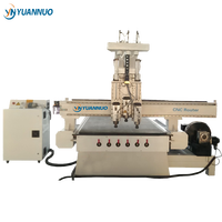 Routeur CNC haute rigidité YN 1325 pour portes, armoires, meubles et sculpture sur bois avec 3 têtes de broches et composants de transmission essentiels