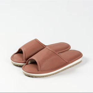 Meilleure Vente Pantoufles d'Hiver Douces pour Femme Chaussons de Qualité Fabricant - Product Image 1