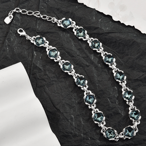 สร้อยคอยาวประดับเพชรสีรุ้งโซ่พลอยสี่เหลี่ยมสไตล์วินเทจ - Product Image 4