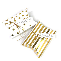Emballage de bonbons de mariage de luxe avec logo personnalisé festif Boîte d'oreiller à rayures en feuille d'or avec tampon en aluminium