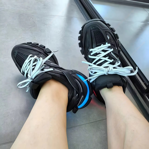 Calzado Deportivo Retro LED Track 3.0 de Lujo Original de Alta Calidad para Hombre y Mujer con Forro de Malla - Product Image 4