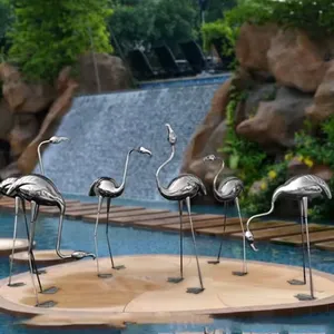 Korozyona dayanıklı güvenli paslanmaz çelik müze heykel Metal paslanmaz çelik hayvan kırmızı-taçlandırılmıştır vinç flamingolar heykel