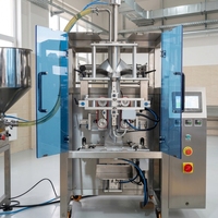 Machine d'emballage de sachets pour liquides de qualité alimentaire, jus, soda, eau, miel, vinaigre, ketchup, boissons