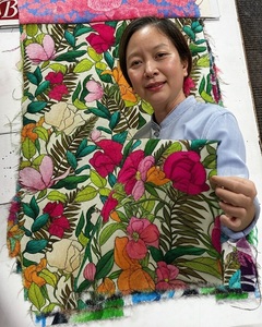 Nouveau tissu imprimé numérique 100% coton léger au design magnifique pour la couture et la confection de vêtements - Product Image 5