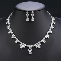 Ensemble de bijoux de mariée de luxe Magnifique collier en zircon cubique Boucles d'oreilles Style romantique vintage pour les fêtes de dames Mariage CN11304