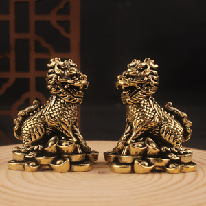 Ornement Qilin en laiton, 2 pièces, décoration Feng Shui pour la maison et le bureau, artisanat du nouvel an chinois - Product Image 1