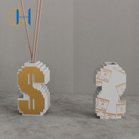 C & H Kit de décoration de maison de luxe avec logo en métal personnalisé en gros Ensemble de bougie parfumée et diffuseur de roseaux en céramique