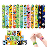 Bracelet à pression étanche sur le thème du dessin animé imprimé coloré personnalisé promotionnel d'usine pour les fêtes d'activités promotionnelles