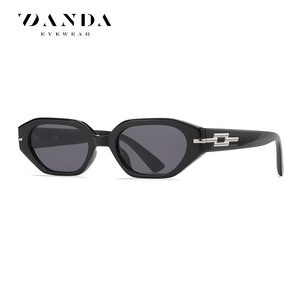 Gafas de Sol DANDA 6504 UV400 Unisex con Armazón Pequeño y Moderno - Product Image 5