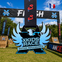 Médaille de course personnalisée en gros pour enfants, en alliage de zinc, avec émail en relief 3D, en forme de médaille de la Victoire pour les jeunes Français en course d'obstacles