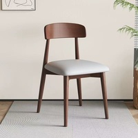 Chaise de salle à manger en bois massif de style nordique médiéval, structure en bois d'hévéa, rembourrage moderne minimaliste pour la maison, les restaurants et les hôtels