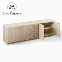 Meuble TV contemporain en bois massif, console multimédia moderne avec poignées en laiton, tiroirs et armoires de rangement, meuble TV pour salon