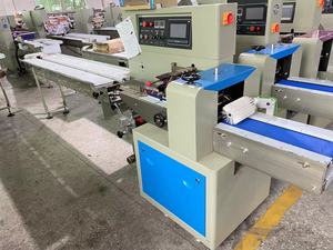 Macchina avvolgitrice automatica a flusso di bombe da bagno orizzontale - Product Image 2