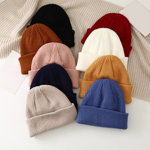 Vente en gros Chapeau en laine chaud d'automne et d'hiver pour femmes Chapeau tricoté épais pour hommes Chapeau simple en peau de melon - Product Image 2
