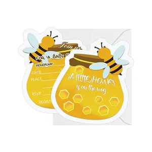تدعو لوازم الحفلات تحت عنوان النحل والعسل مع مظاريف دعوات استحمام الطفل للفتيان أو الفتيات