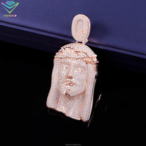 Listo para Enviar: Varios Colgantes de Jesús con Certificado GRA, Moissanita VVS Color D, Engaste de Garra, Plata de Ley 925, Chapado en Oro de 18k, Regalo - Product Image 4
