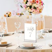 Porte-affiche en acrylique transparent 4x6 avec bordures argentées et support vertical, porte-menu de table double face cadres photo