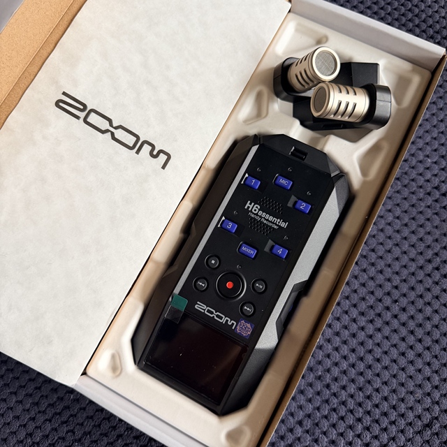 ZOOM H6e 32-bit Float Recorder, Voice Recorder, Mixer, In-camera Recording, DSLR Sync, Live Streaming, USB Microphone