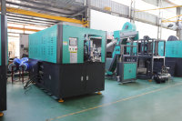 Machine à bouteilles PET LS-A2 à 2 cavités, machine de soufflage entièrement automatique, PLC Mitsubishi, capacité maximale de 2 L pour les bouteilles d'eau minérale et de boissons