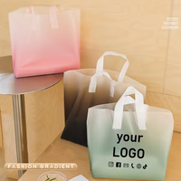 Sacs cadeaux en plastique PE durables sur mesure pour vêtements, chaussures et chaussettes - Emballage pour les achats de vacances