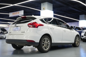 <span class=keywords><strong>Ford</strong></span> <span class=keywords><strong>Focus</strong></span> 2018 Sedan Classic 1.6L Automatica Edizione Trend Smart Euro <span class=keywords><strong>V</strong></span> Emissioni 100-150 CV 5 Posti - Product Image 5