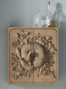 Aparador Flotante de Madera Maciza con Relieve de Zorro, Montado en la Pared, Armario Colgante para Almacenamiento, Ahorro de Espacio, Diseño Antiguo para Apartamento - Product Image 1