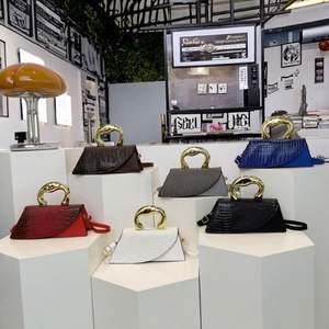 Bolsos de Mano Tejidos de Bambú para Mujer al por Mayor/Bolsa de Paja de Bambú en Venta - Product Image 3