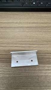 Profilé d'angle en aluminium durable au design moderne pour <span class=keywords><strong>porte</strong></span> insonorisée, installation facile par vis, garantie 3 ans, chambre, cuisine, salon - Product Image 3