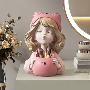 Nouveau dessin animé résine fille Sculpture porte-<span class=keywords><strong>crayon</strong></span> ornements maquillage brosse rouge à lèvres stockage seau chambre d'enfants accessoires pour la maison - Product Image 4