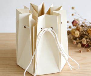 Custom kraft paper shopping bags with handles, eco-friendly and durable, suitable for retail and packaging. - Product Image 2