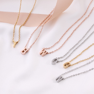 Collier ras du cou tendance de luxe personnalisé de JewelryFactory, plaqué or, cadeau de fête pour femmes - Product Image 1