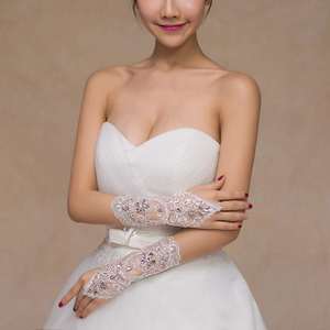 Gants en dentelle sans doigts de style coude avec strass Gants de fête de mariage à la mode pour femmes et filles - Product Image 5