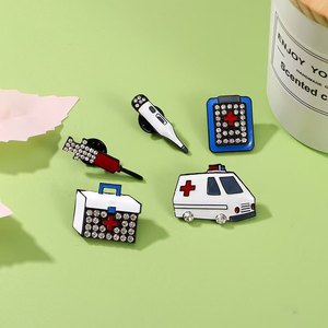 Broches de revers et badges en émail pour médecin et infirmière, motifs stéthoscope, seringue de vaccin, cœur, ambulance, dessin animé, bijoux pour sac à dos - Product Image 5