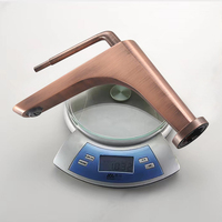 Robinet de lavabo de salle de bain monocommande chaud/froid en laiton brossé, design moderne