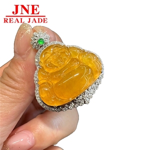 หยกพม่ารูปพระศรีอริยเมตไตรยแบบน้ำแข็งประดับทองคำ 18K ฝังเพชร หยกเจไดต์สีเหลืองธรรมชาติ รูปพระพุทธเจ้า - Product Image 5