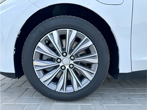 Sedán Eléctrico Hong Qi E-Q M5 2024 - Product Image 4
