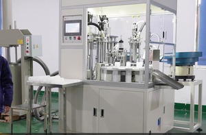 Macchina per la distribuzione di colla liquida completamente automatica in due parti elettrica con componenti digitali
