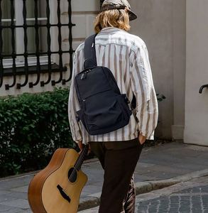 Sac bandoulière imperméable, petit, unisexe, léger, pour le quotidien, le sport, les voyages et les promenades. - Product Image 6