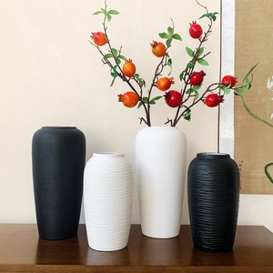 Vases en céramique Qingyu Chronicle blancs et noirs, taille moyenne et grande, style Wabi Sabi, pour arrangements floraux de bureau - Product Image 1