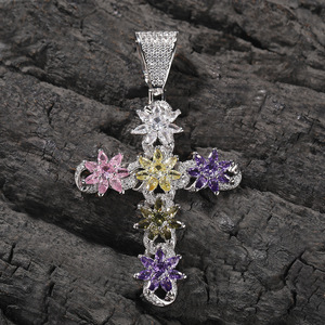 Collar con Colgante de Cruz de Circonita Cúbica con Diseño de Flor, Chapado en Rodio, Estilo Hip Hop, Colorido, con Diamantes de Imitación - Product Image 5