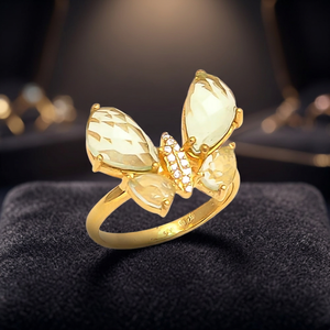 Anillo de Zirconia con Diseño de Mariposa Amarilla Encantadora Chapado en Oro, Hermoso Anillo con Forma de Mariposa, Estilo Étnico para Mujer - Product Image 3