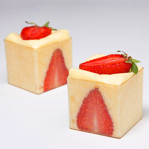 Bicchieri da dessert in <span class=keywords><strong>plastica</strong></span> usa e getta quadrati più venduti contenitori per dolci trasparenti scatola per caramelle in acrilico <span class=keywords><strong>con</strong></span> <span class=keywords><strong>coperchio</strong></span> - Product Image 4