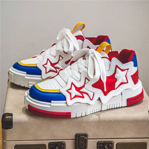 Scarpe da ginnastica casual da <span class=keywords><strong>uomo</strong></span> Adit Support in <span class=keywords><strong>pelle</strong></span> verniciata nera con lacci, personalizzabili e flessibili, per la corsa e il tempo libero. - Product Image 2